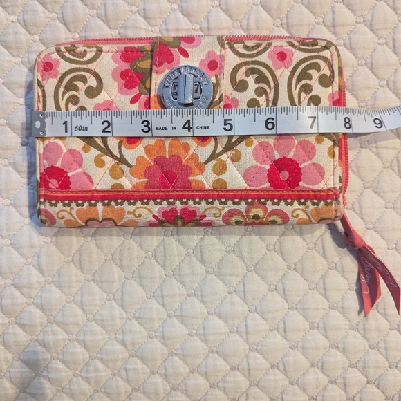 VERA BRADLEY Turn Lock Wallet In Folkloric - Picture 4 of 7